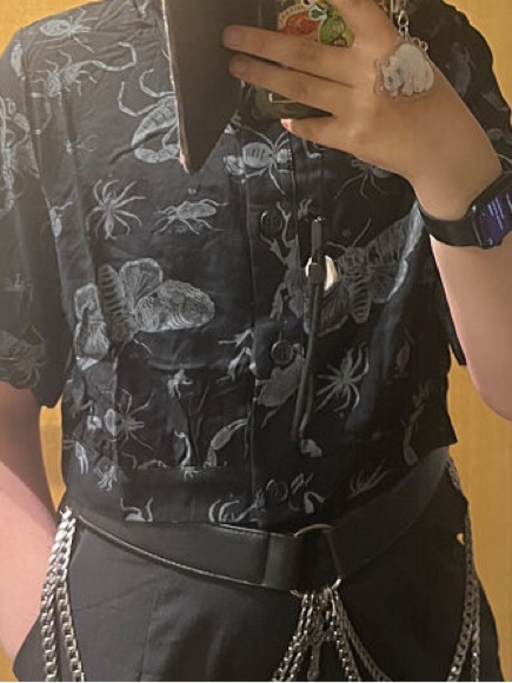 Disturbia Parasite Bugs Short Sleeve Crop Shirt in Black US 6 / UK 10 - Picture 8 of 9